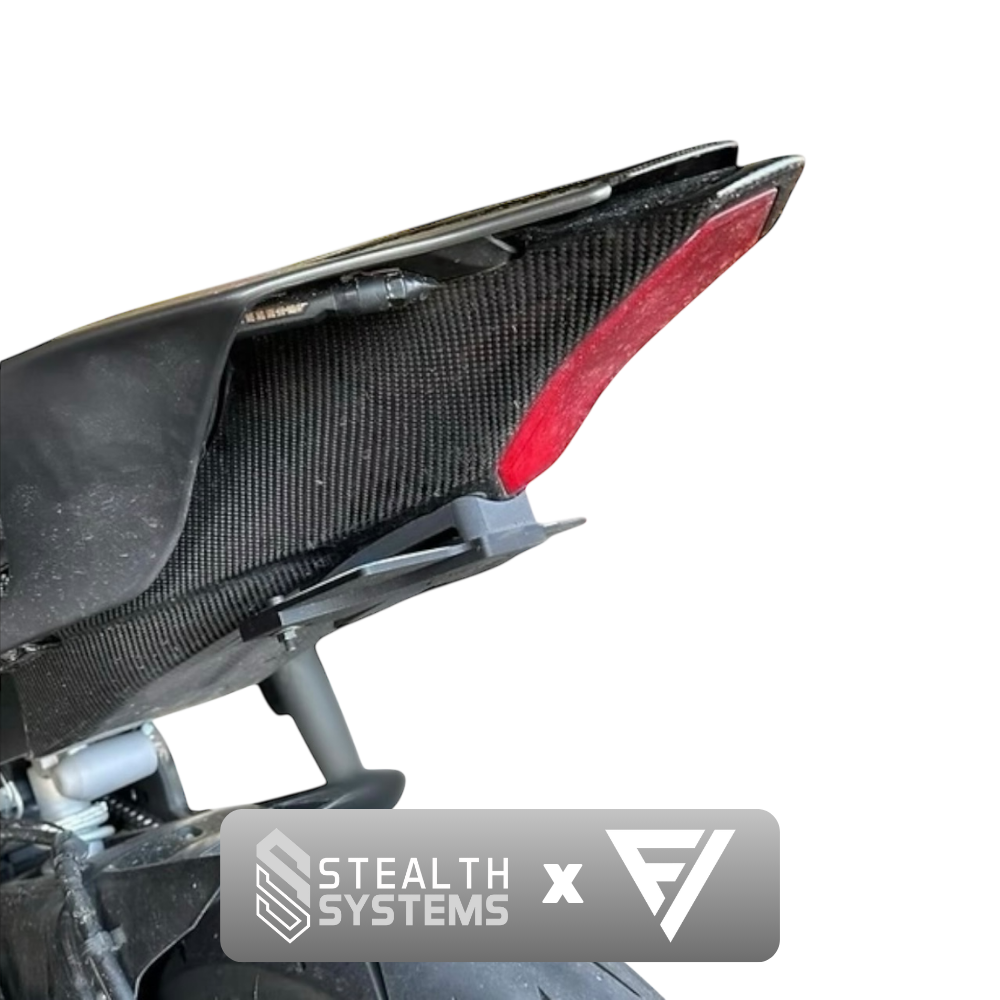 Stealth Systems Combo - 2017+ Yamaha YZF-R6 Flip Plate and Integrated Tail Light